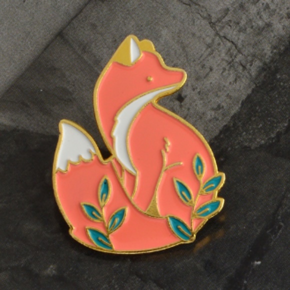 NWT Fox Pin - Picture 3 of 4